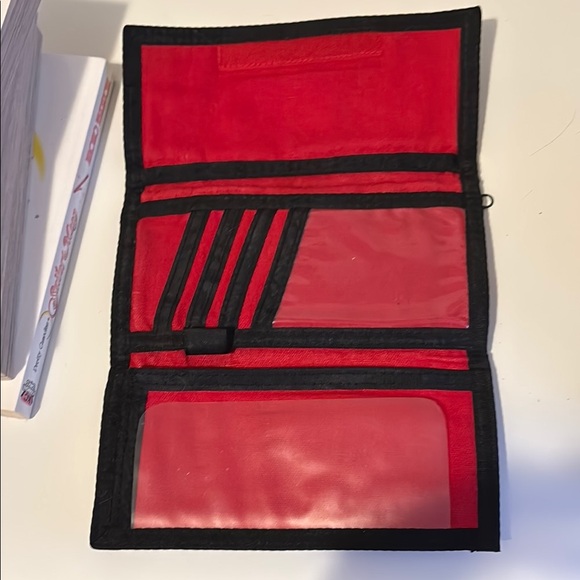 Vintage Disney Winnie the Pooh Brown and Red Wallet with Bear Embroidery and bee - Picture 3 of 4